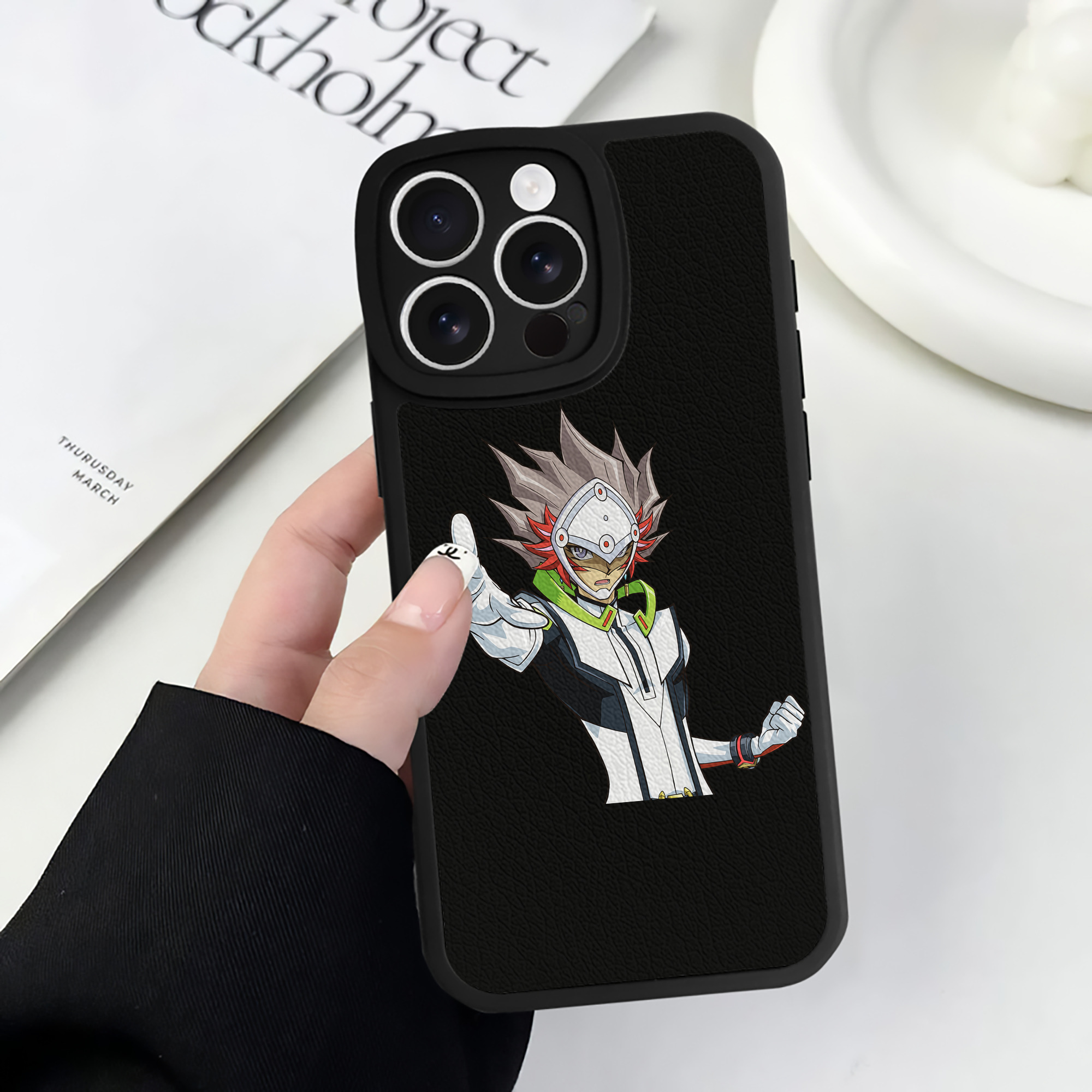 （画像用） 遊☆戯☆王 Yu-Gi-Oh! 【iPhone 16シリーズ対応】シリコンスマホケース（レザー調） 材質：シリコン